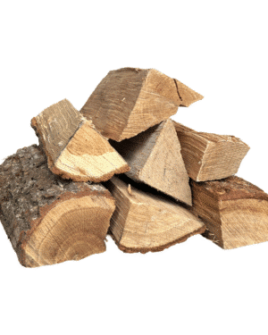 Ovntørret egetræ – tæt nærbillede af brændestykker